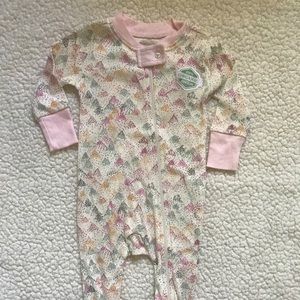 NWT Burt’s Bees footie